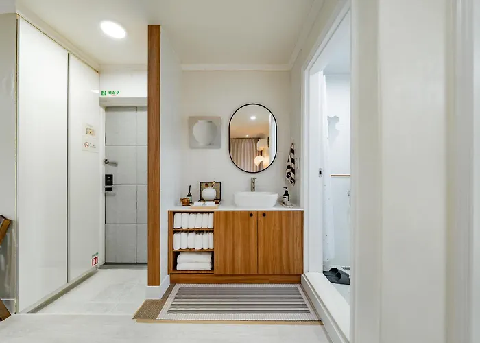 Appartement 전객실 에어컨 설치, 무료주차,2룸,2화장실,서울 강남 Kangnam,2호선지하철,럭셔리풀옵션,강남테헤란로,코엑스,강남성형외과,대치동학원가,강남세브란스,비즈니스여행 *